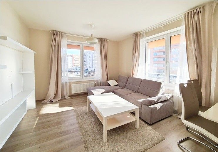 Byt 2+kk · 77 m² · Štanderova 869/2, Praha - 3