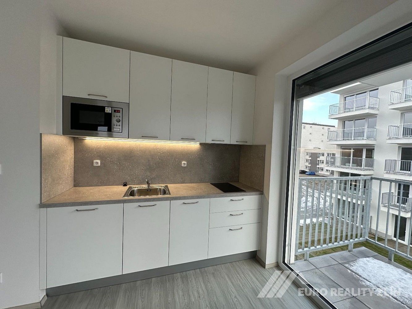 Pronájem byt 1+kk - Moravní, Otrokovice, okres Zlín, 26 m² - 5
