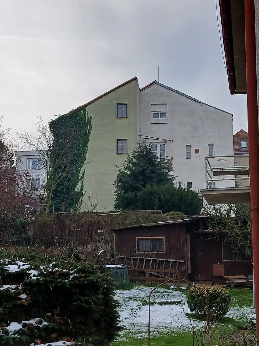 Prodej pozemek pro bydlení - Praha, 147 00