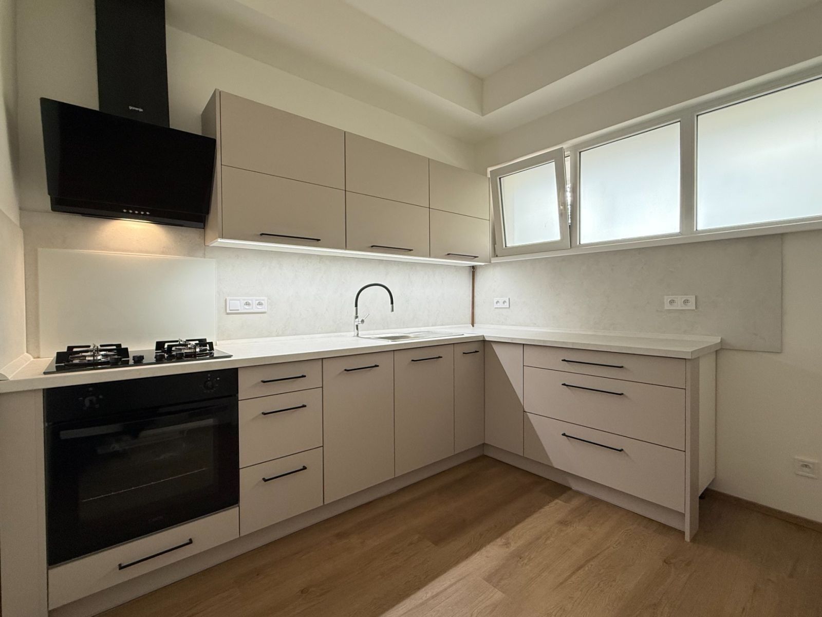 1+1, Osadní, Praha - Holešovice, 45 m²