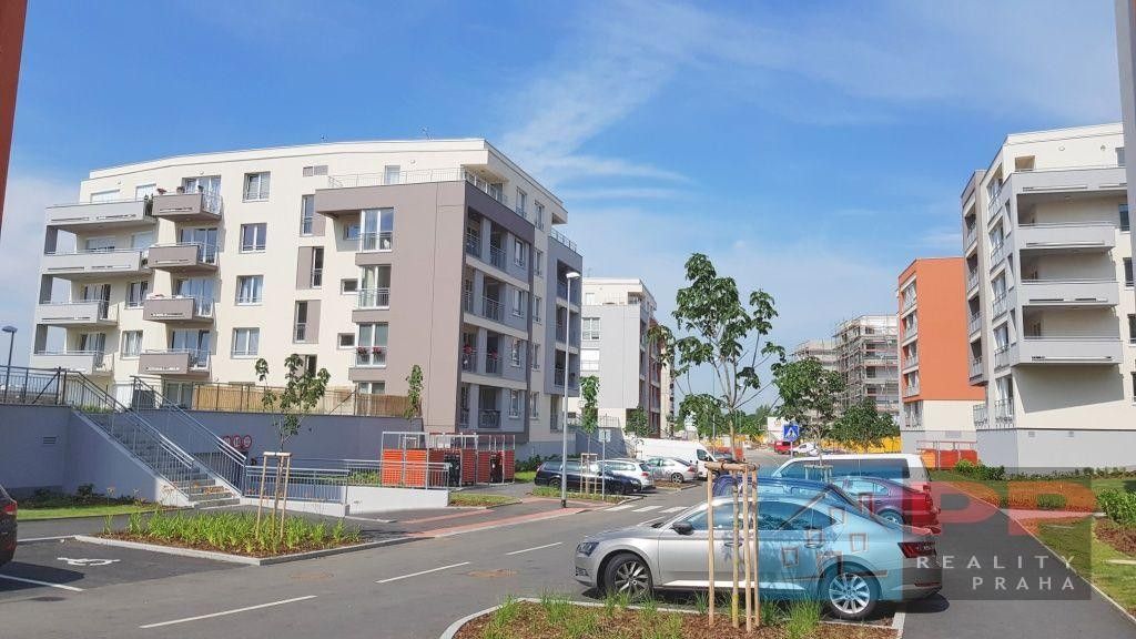 3+kk, Toufarova, Praha, 74 m²