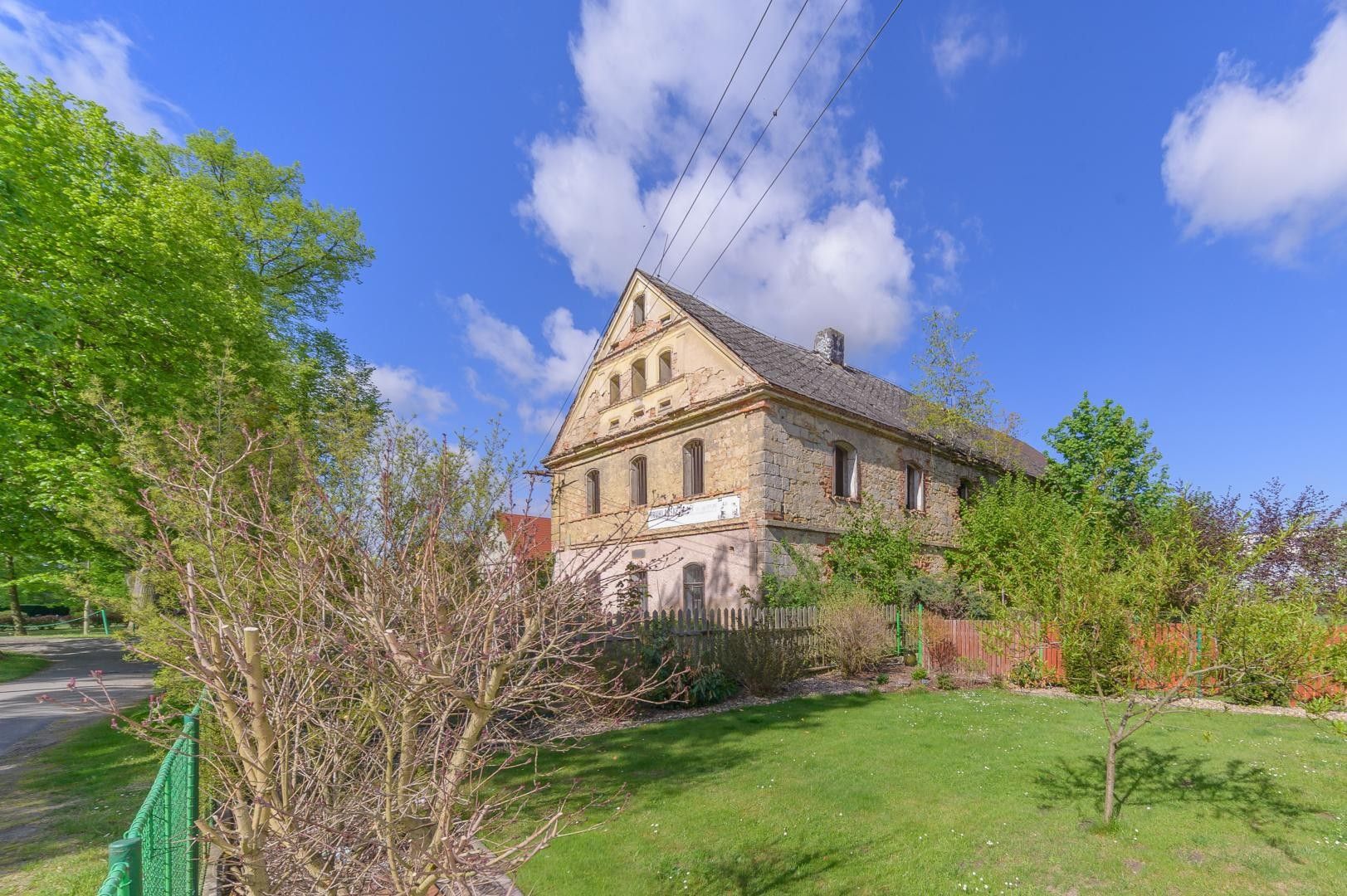 Zemědělské usedlosti, Okna, 1 000 m² - 2