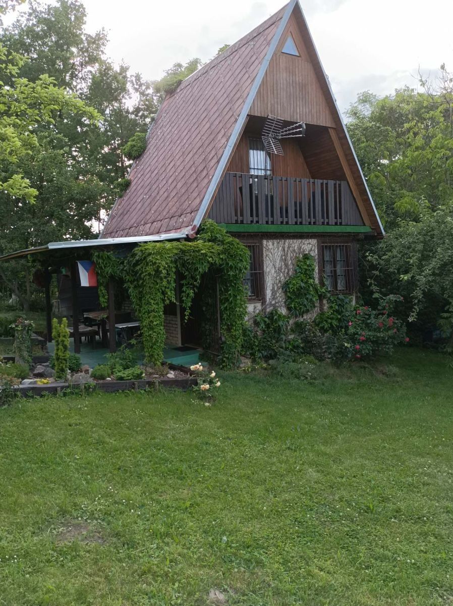 Chaty, Ledce u Kladna, Středočeský kraj