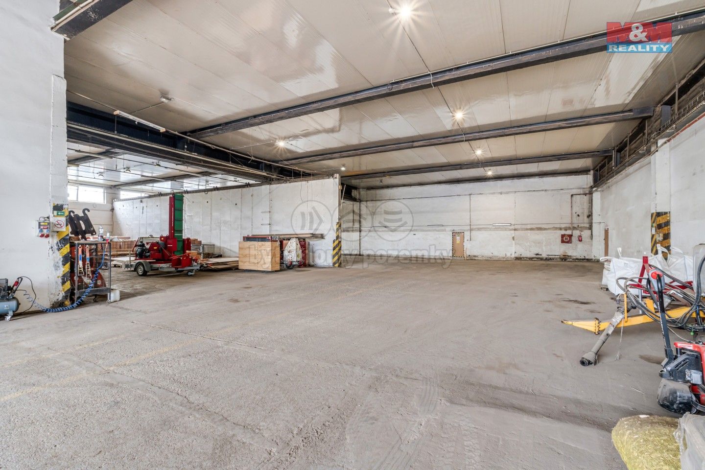 Pronájem sklad - Smetanova, Chabařovice, 890 m²