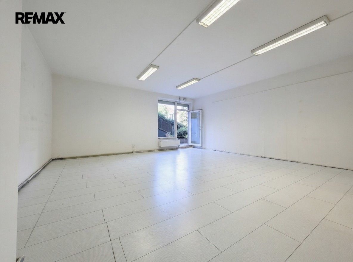 Obchodní prostory, 62 m²