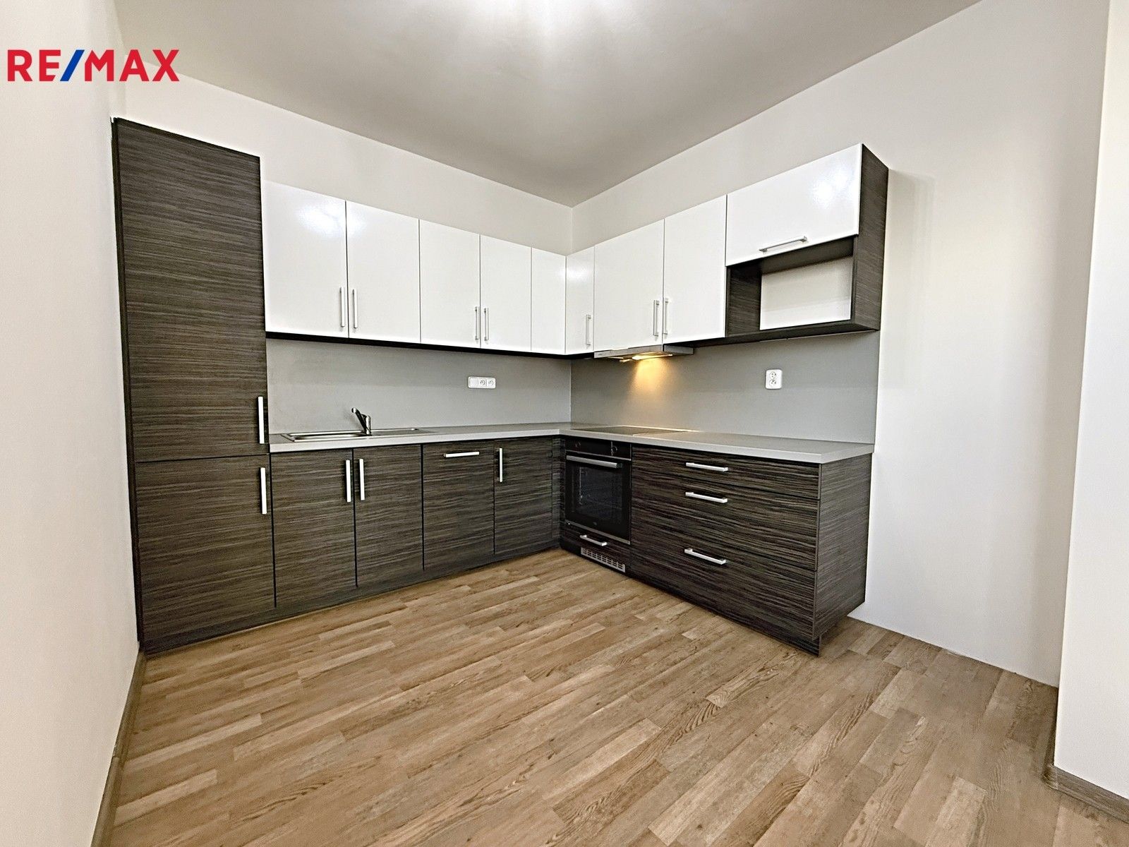 Pronájem byt 2+kk - Dr. Bartůňka, Chrudim, 55 m²