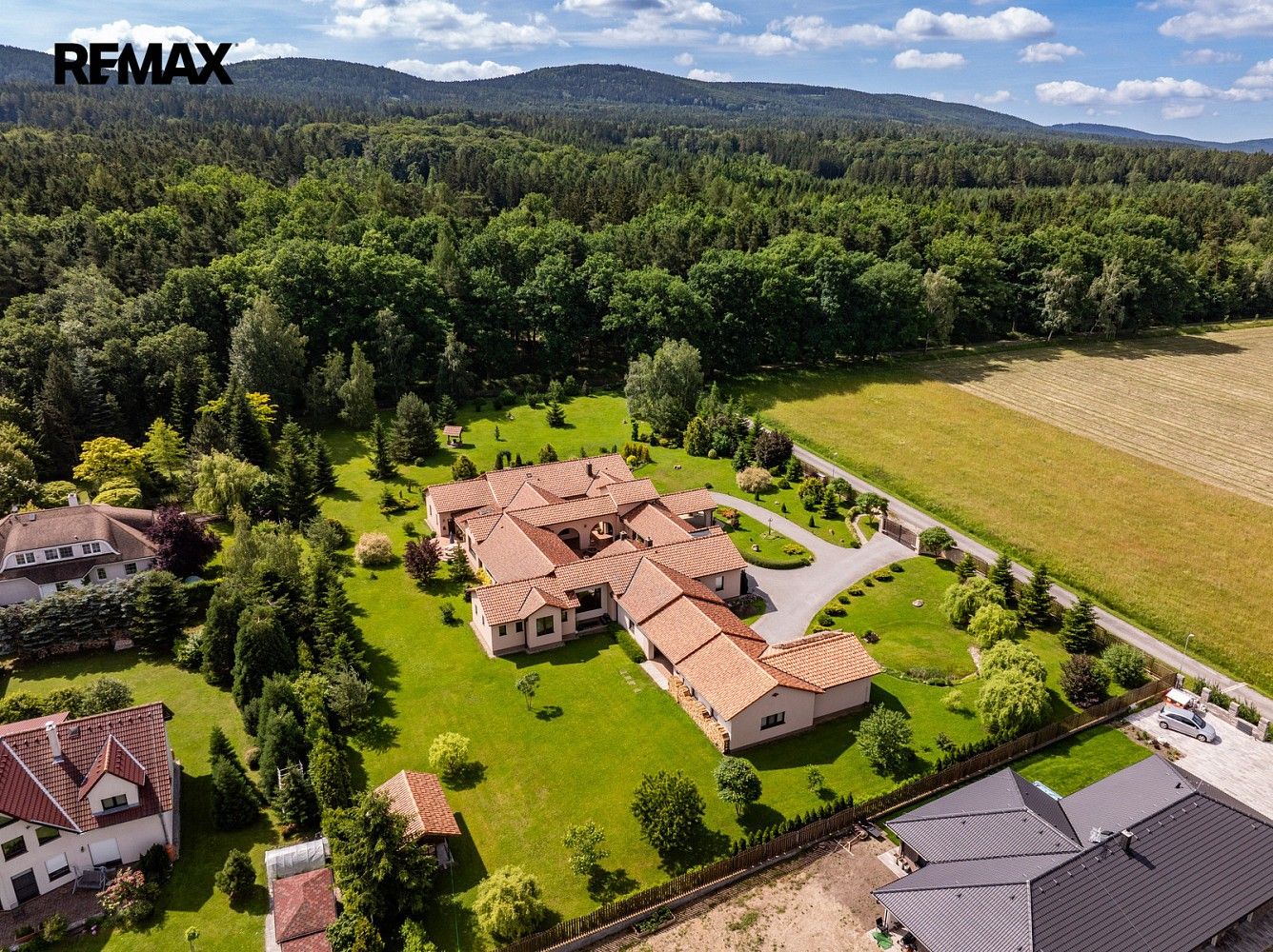 Rodinné domy, Podbrdy, okres Beroun, 652 m² - 1