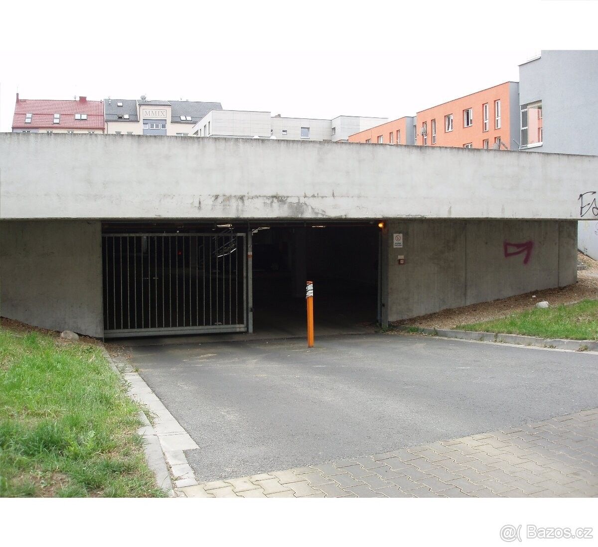 Garáže, Plzeň, 301 00