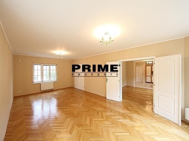 Pronájem rodinný dům - K vinicím, Praha, 223 m²