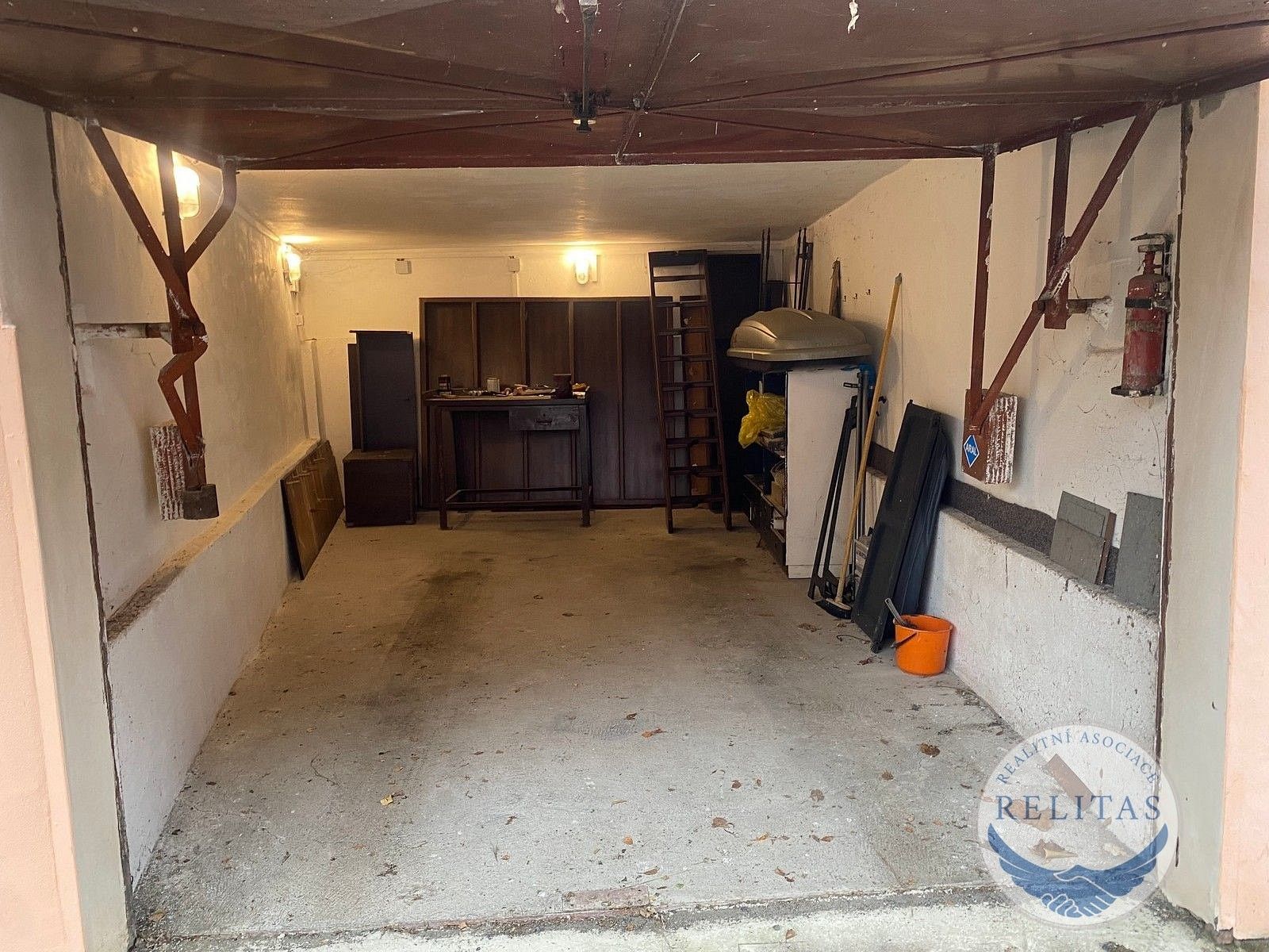 Prodej garáž - U krčské vodárny, Praha, 20 m²