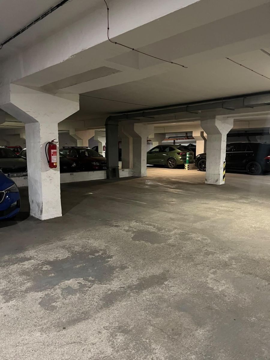 Garáže, Praha - Vršovice, 13 m² - 2