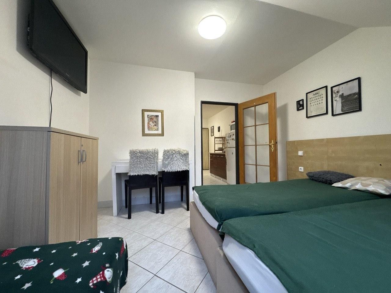 Pronájem byt 2+kk - U Santošky, Praha, 50 m²