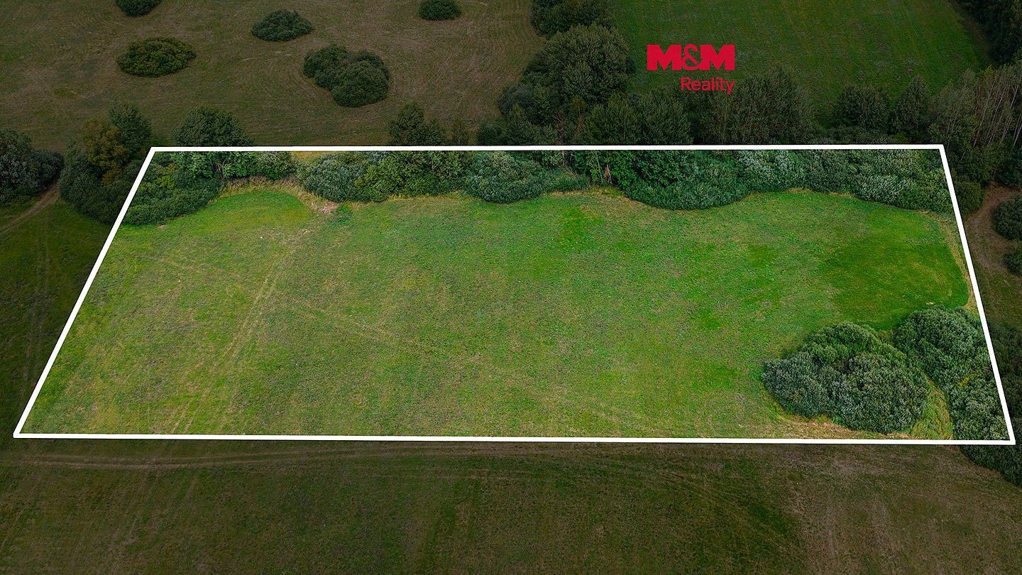 Louka, 14 822 m²