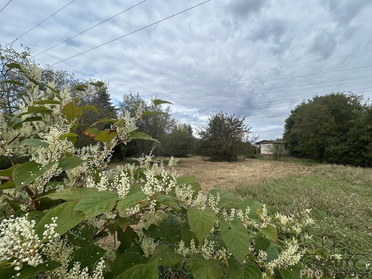 Zahrady, Hodonín, 695 01