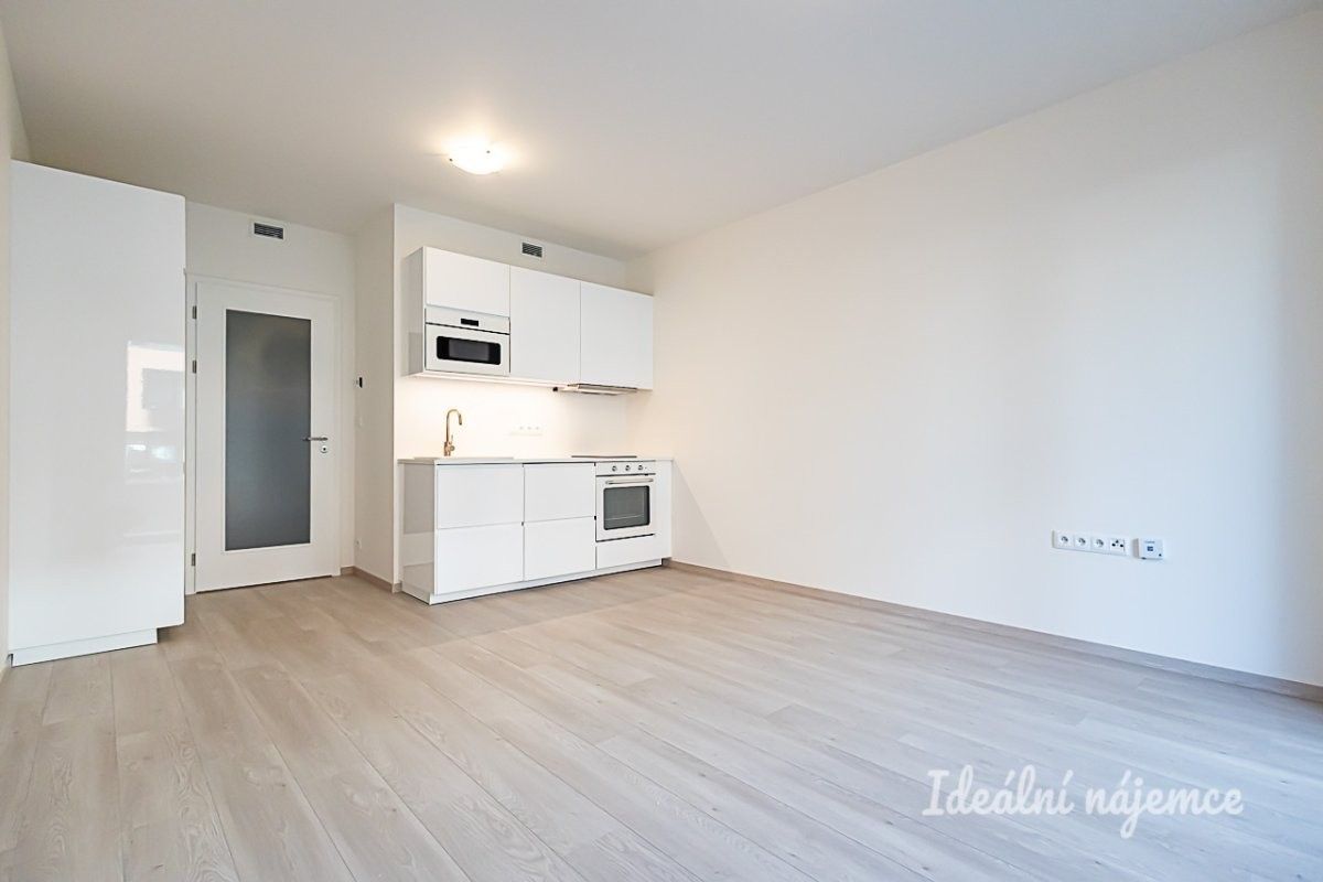 1+kk, Poděbradská, Praha, 32 m²