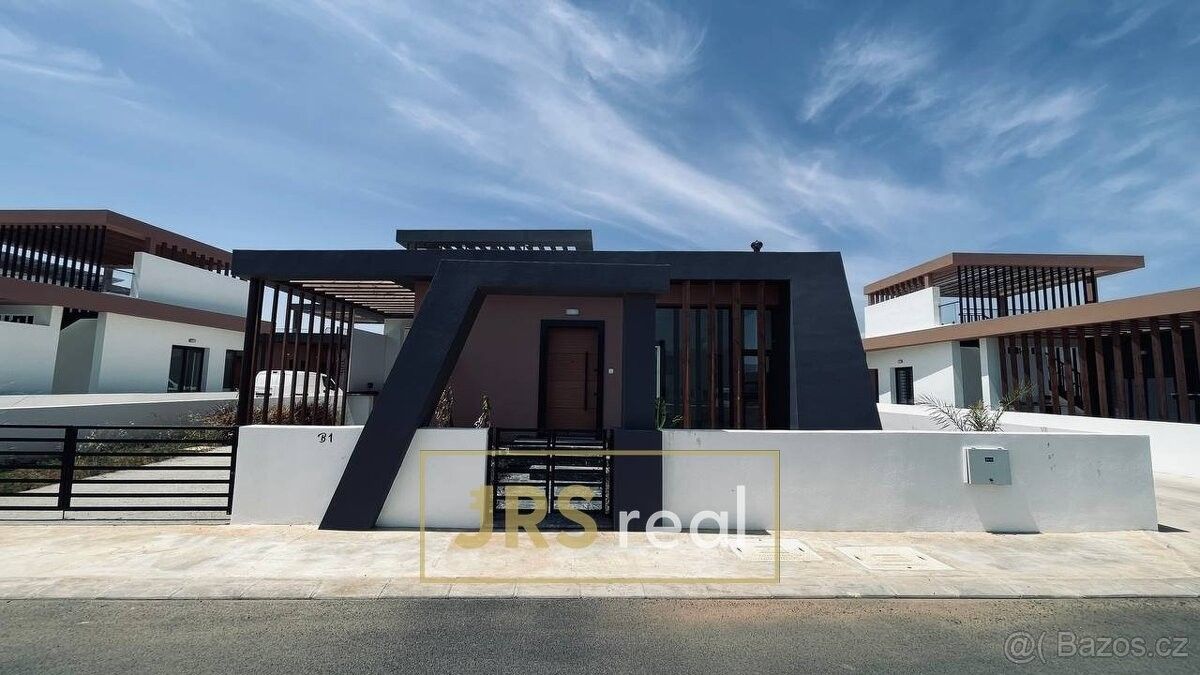 Rodinné domy, 987 66, Zahraničí