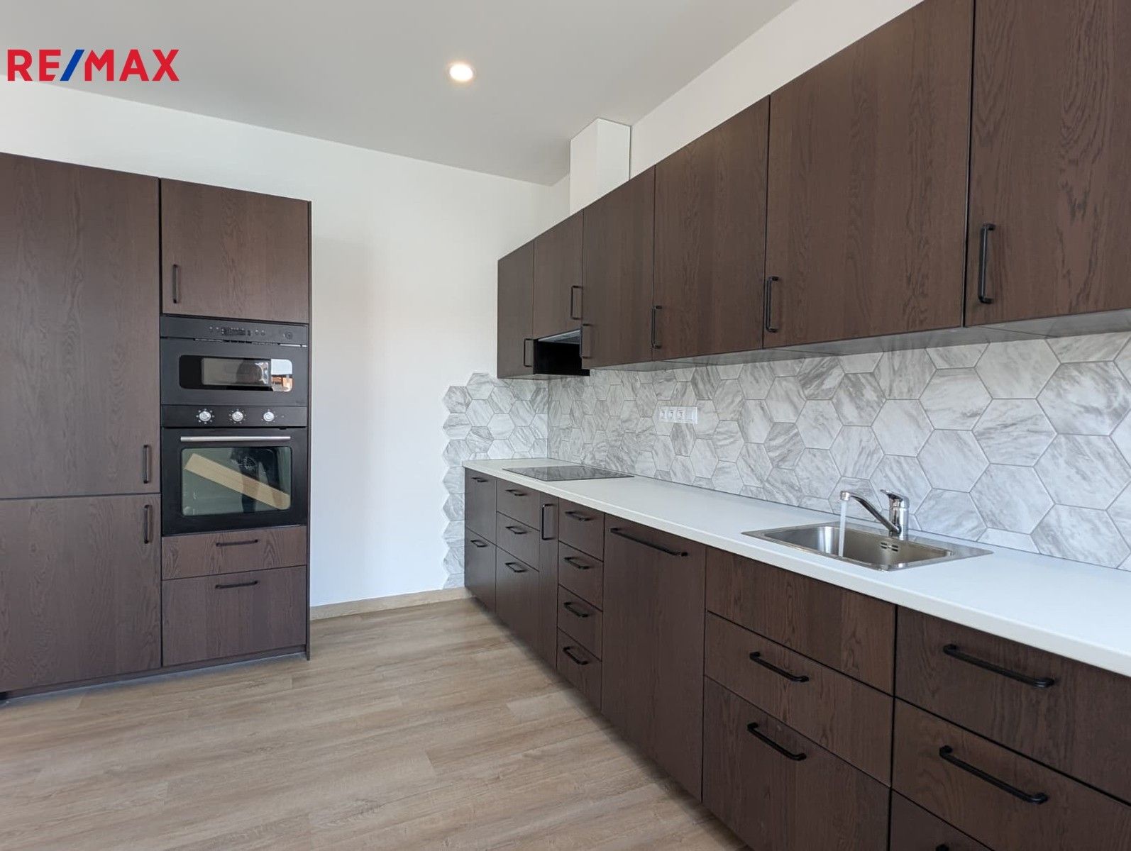 Pronájem byt 3+kk - Na louži, Praha, 98 m²