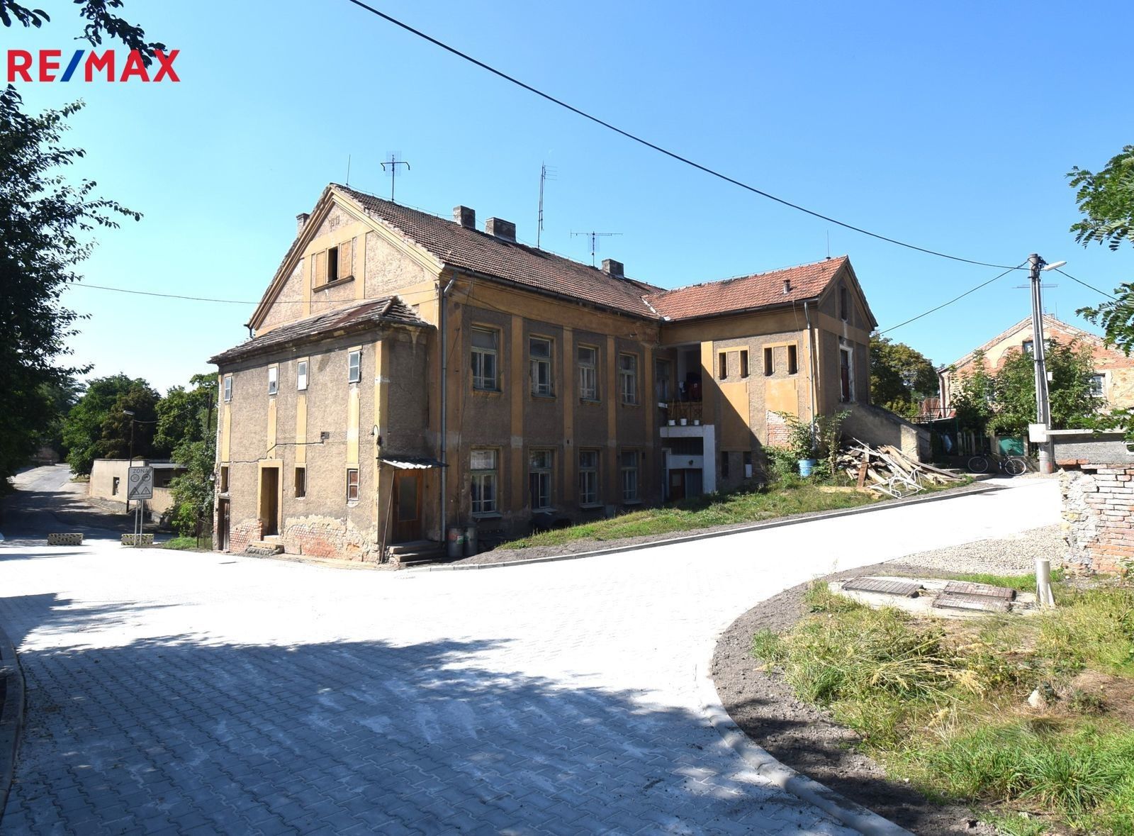 Prodej dům - Zvoleněves, 800 m²