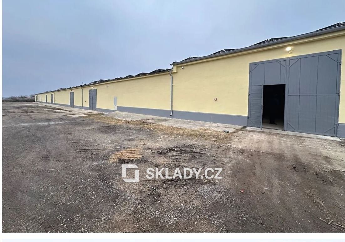 Sklad · 1 500 m² · Martiněves - 3