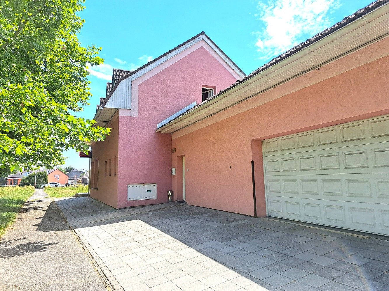 Prodej komerční - Hulín, okres Kroměříž, Zlínský kraj, 400 m² - 2