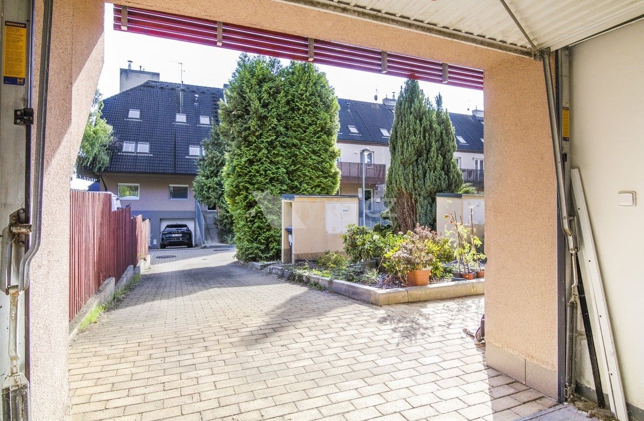 Byt 3+kk · 98 m² · Na Fialce II, Praha - 4
