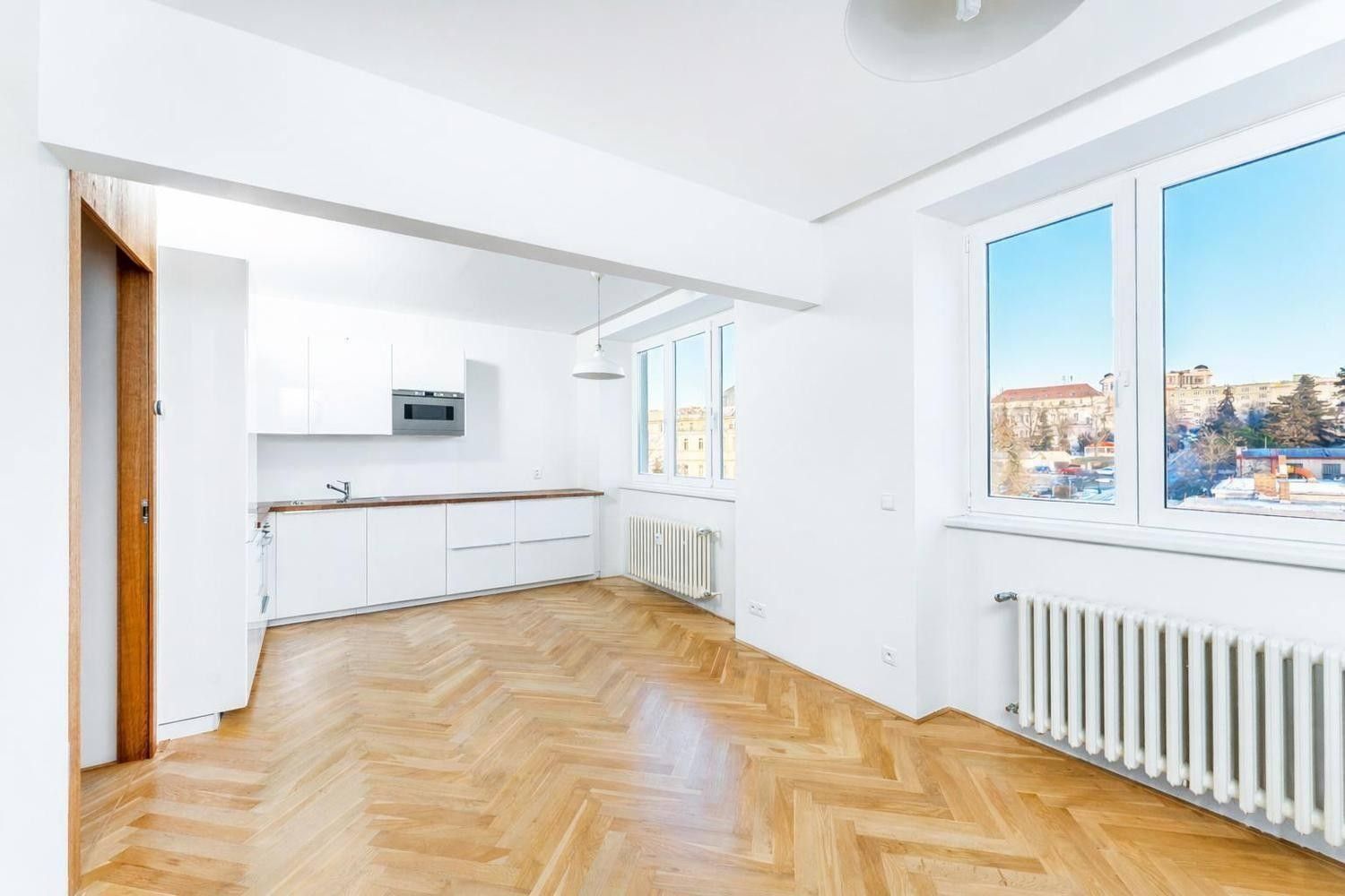 Byt 2+kk · 62 m² · Ruská, Praha - 3