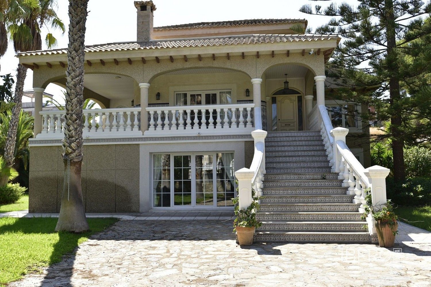 Prodej rodinný dům - Villamartin, ES, 500 m² - 2