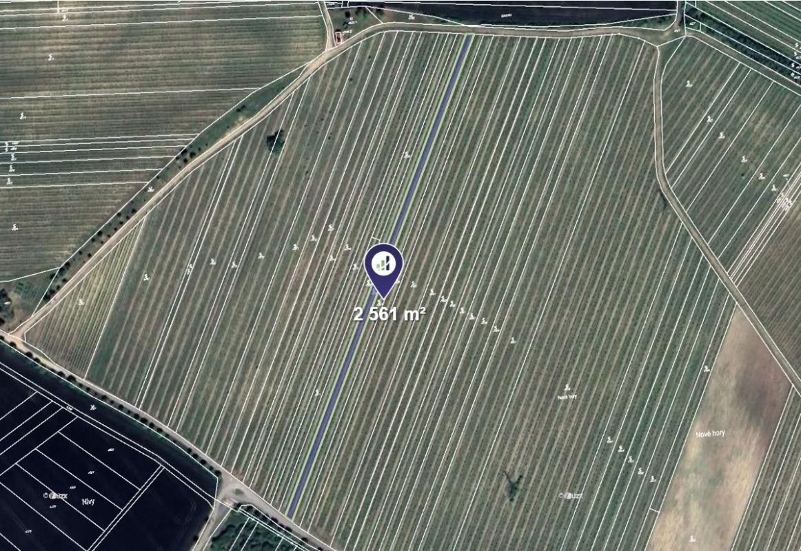 Zemědělský pozemek, 2 561 m²