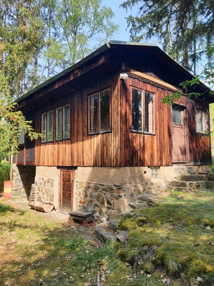 Chaty, Líšťany, 330 35