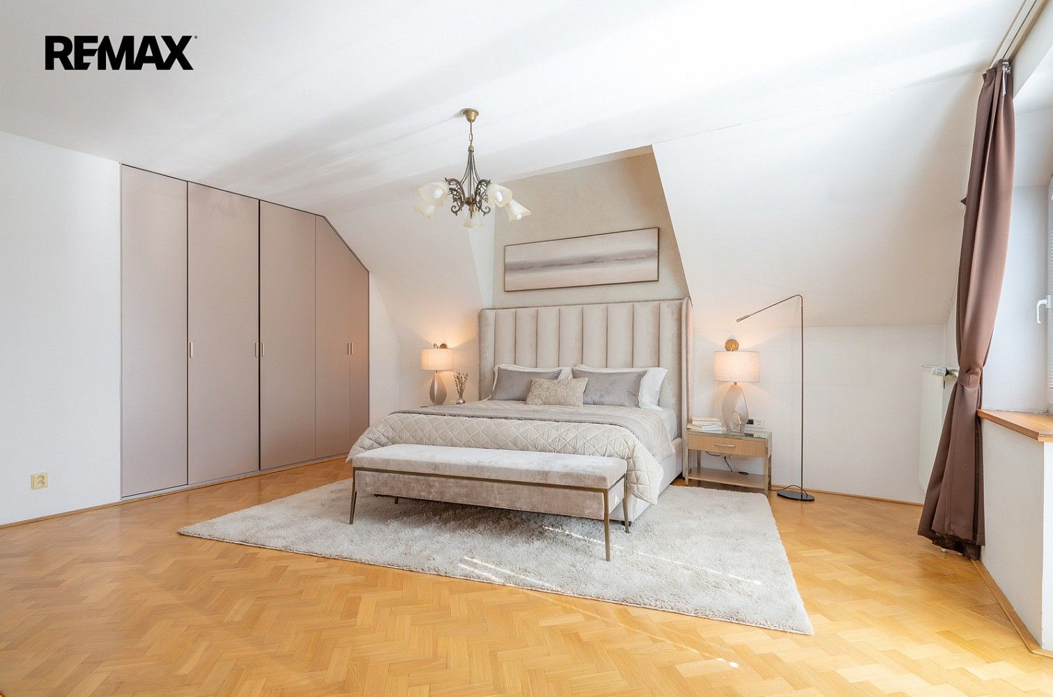Prodej rodinný dům - Mladá Boleslav - Mladá Boleslav III, Středočeský kraj, 290 m² - 5