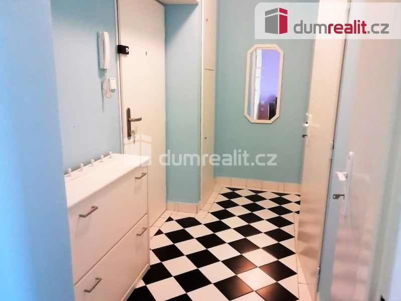 Pronájem byt 1+1 - nám. Mládežníků, Kralupy nad Vltavou, 38 m²