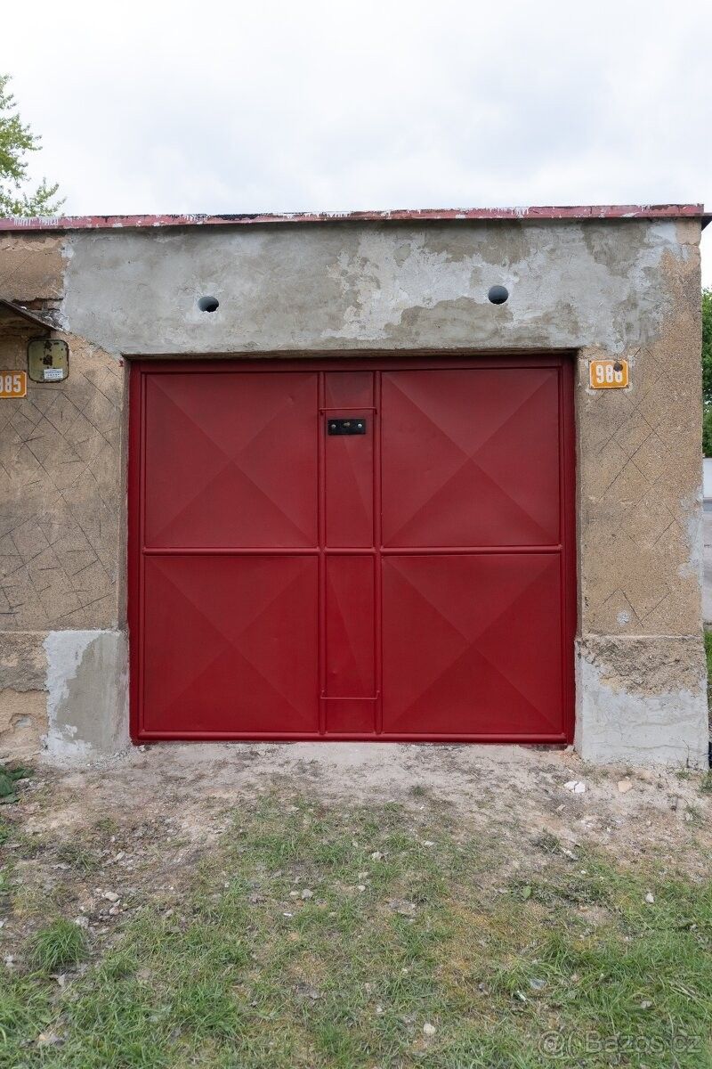 Garáže, Kladno, 272 01