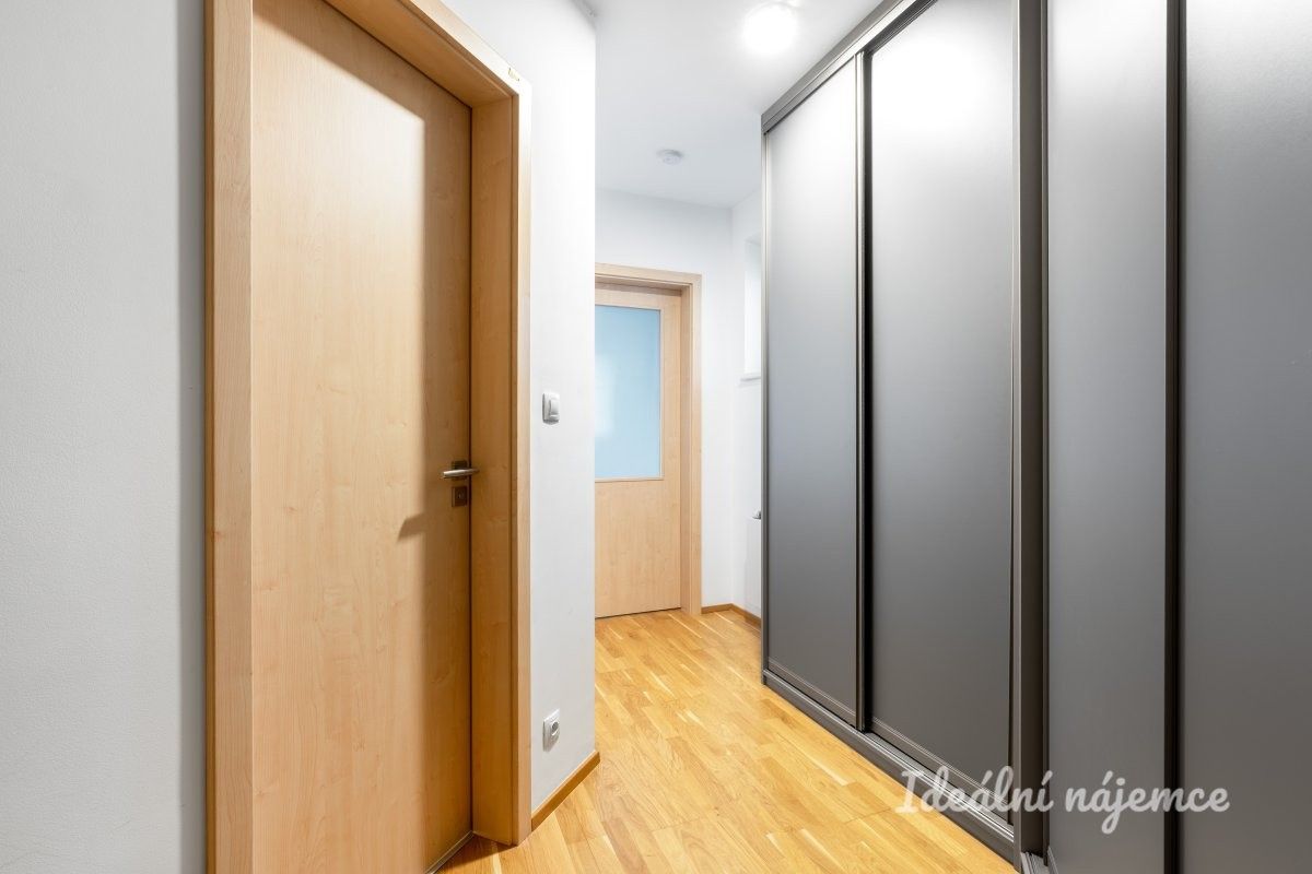 Byt 1+kk · 34 m² · Voznická, Praha - 3