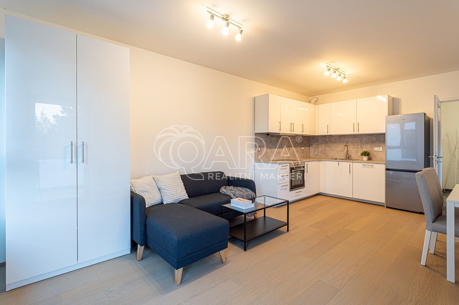 2+kk, Azzoniho, Praha, 51 m²