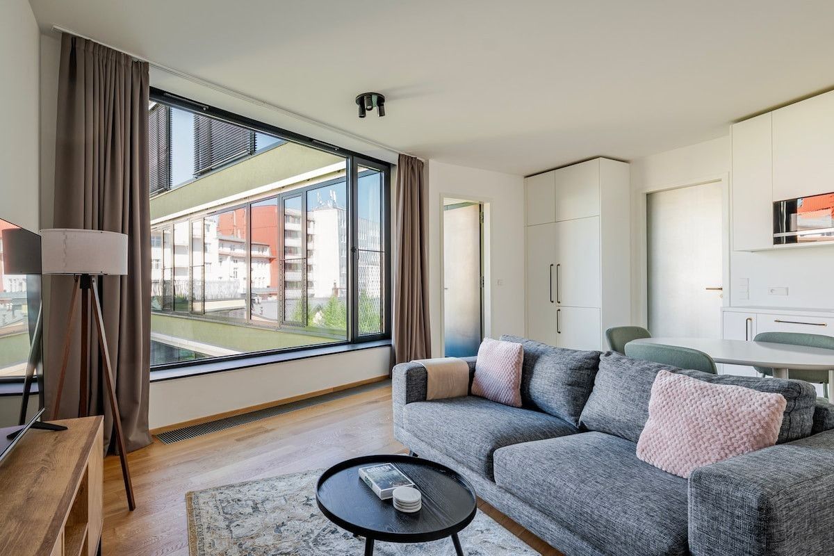 Byty, Komunardů, Praha - Holešovice, 56 m² - 1