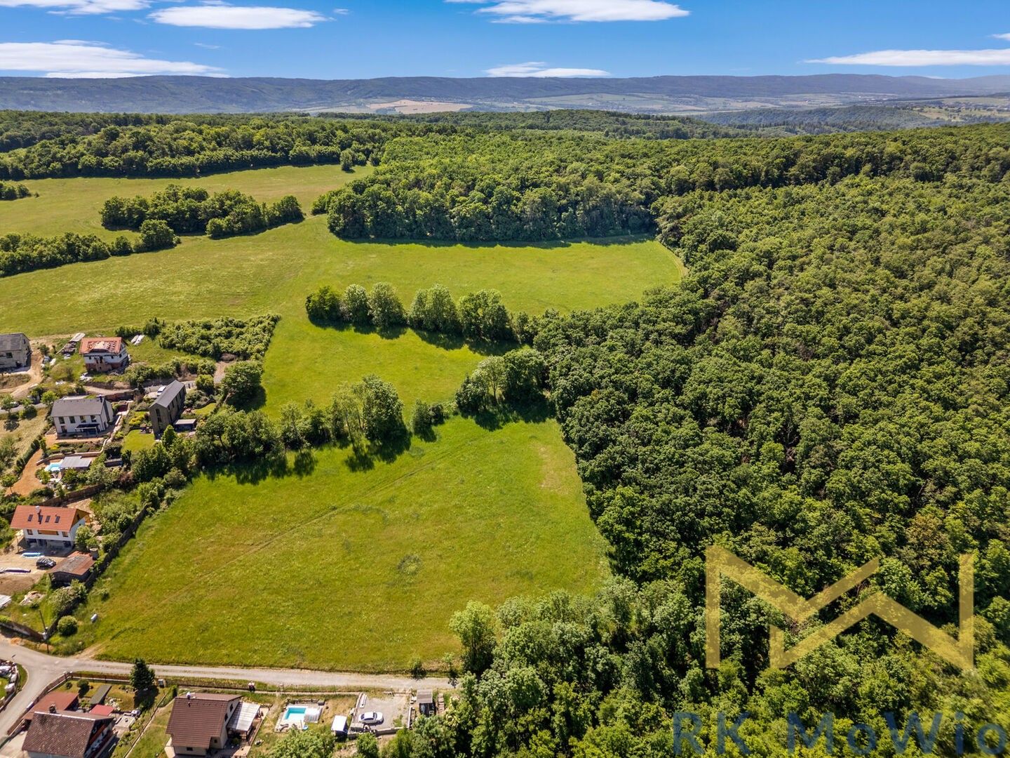 Pozemek pro bydlení, 16 376 m²