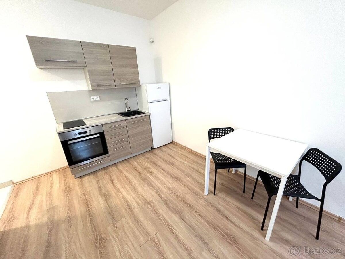 Pronájem byt 2+kk - Praha, 155 21, 43 m²