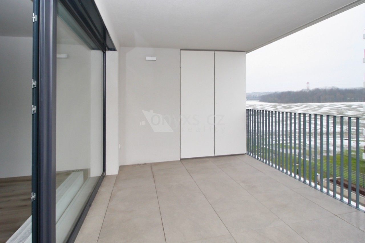 Pronájem byt 2+kk - Praha 18, Praha, 63 m²