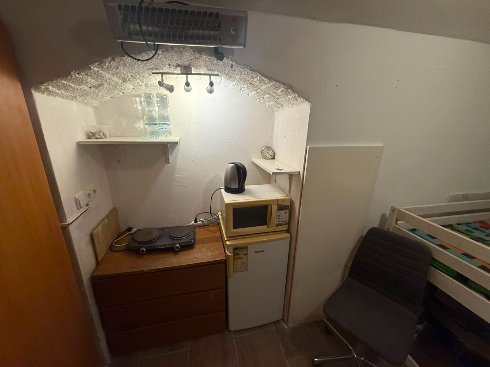 1+kk, Umělecká, Praha - Holešovice, 12 m² - 2