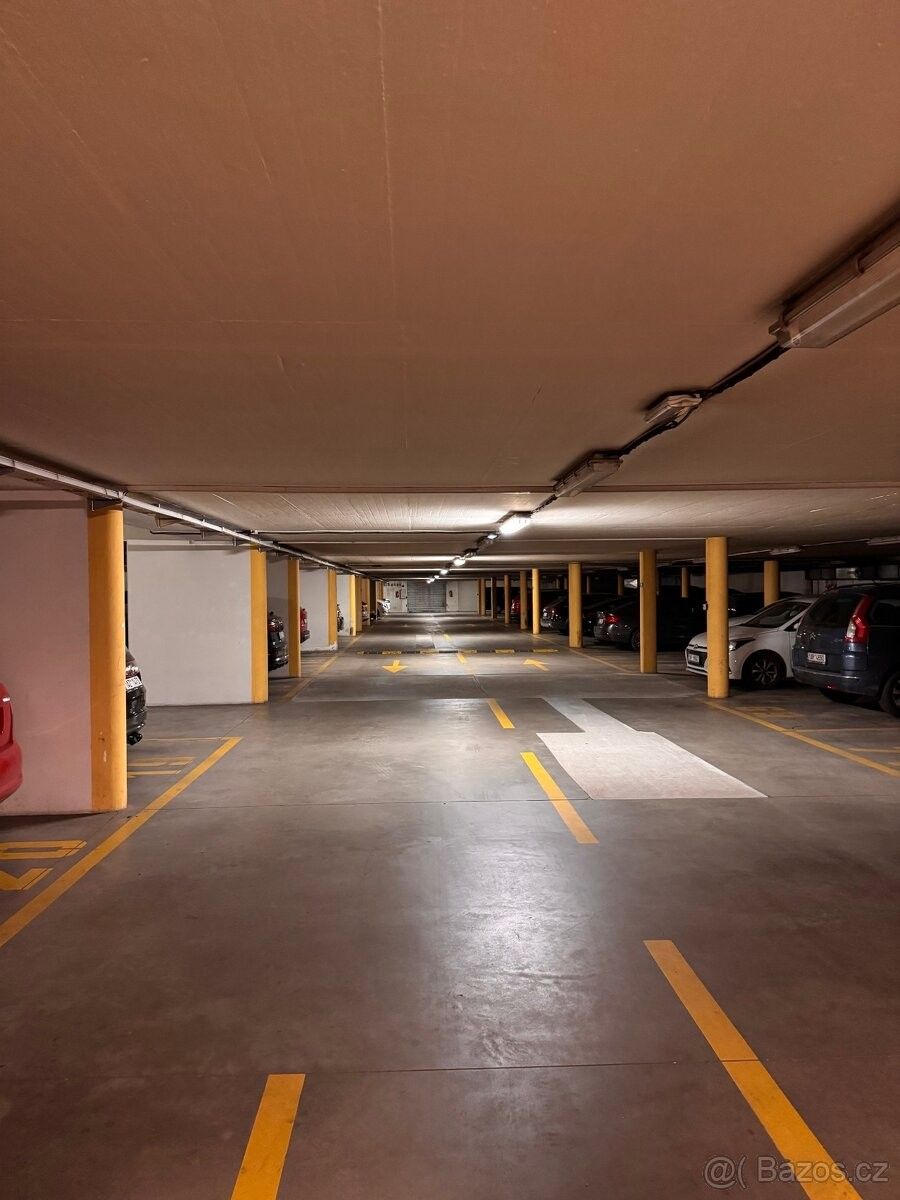 Pronájem garáž - Praha, 182 00