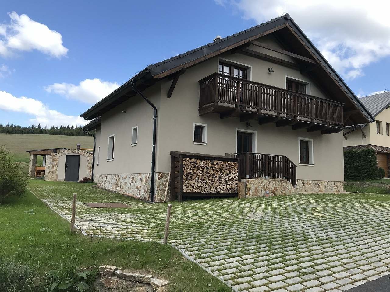 Chaty, Loučná pod Klínovcem - Háj u Loučné pod Klínovcem, Ústecký kraj - 1