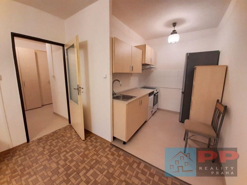 2+kk, Nad přehradou, Praha, 45 m²