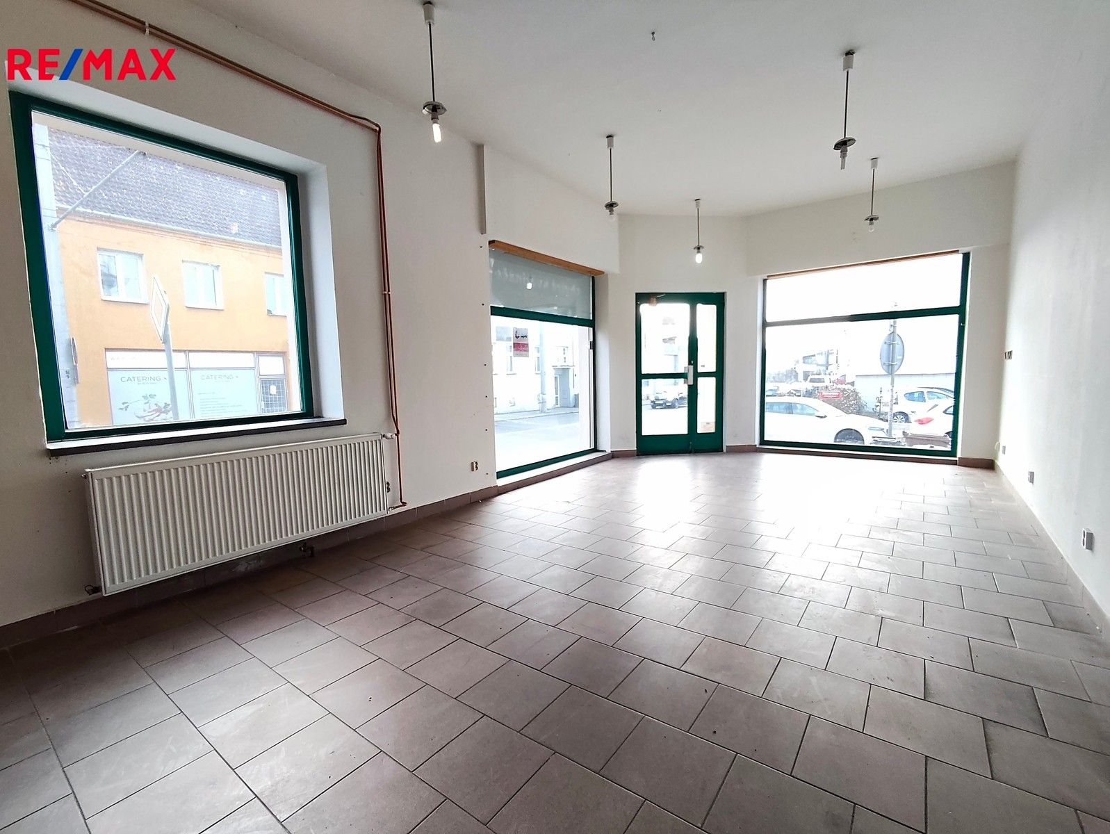 Pronájem obchodní prostory - Reinerova, České Budějovice, 100 m²