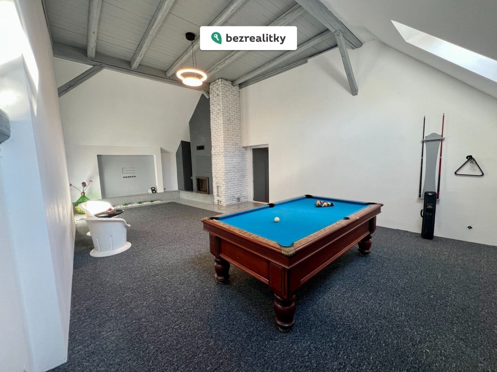 Rodinné domy, Očihov, 306 m²