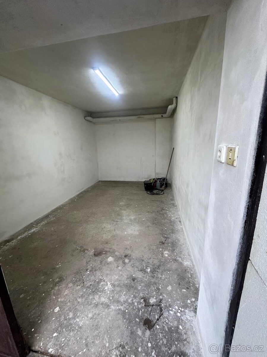 Pronájem garáž - Červený Kostelec, 549 41