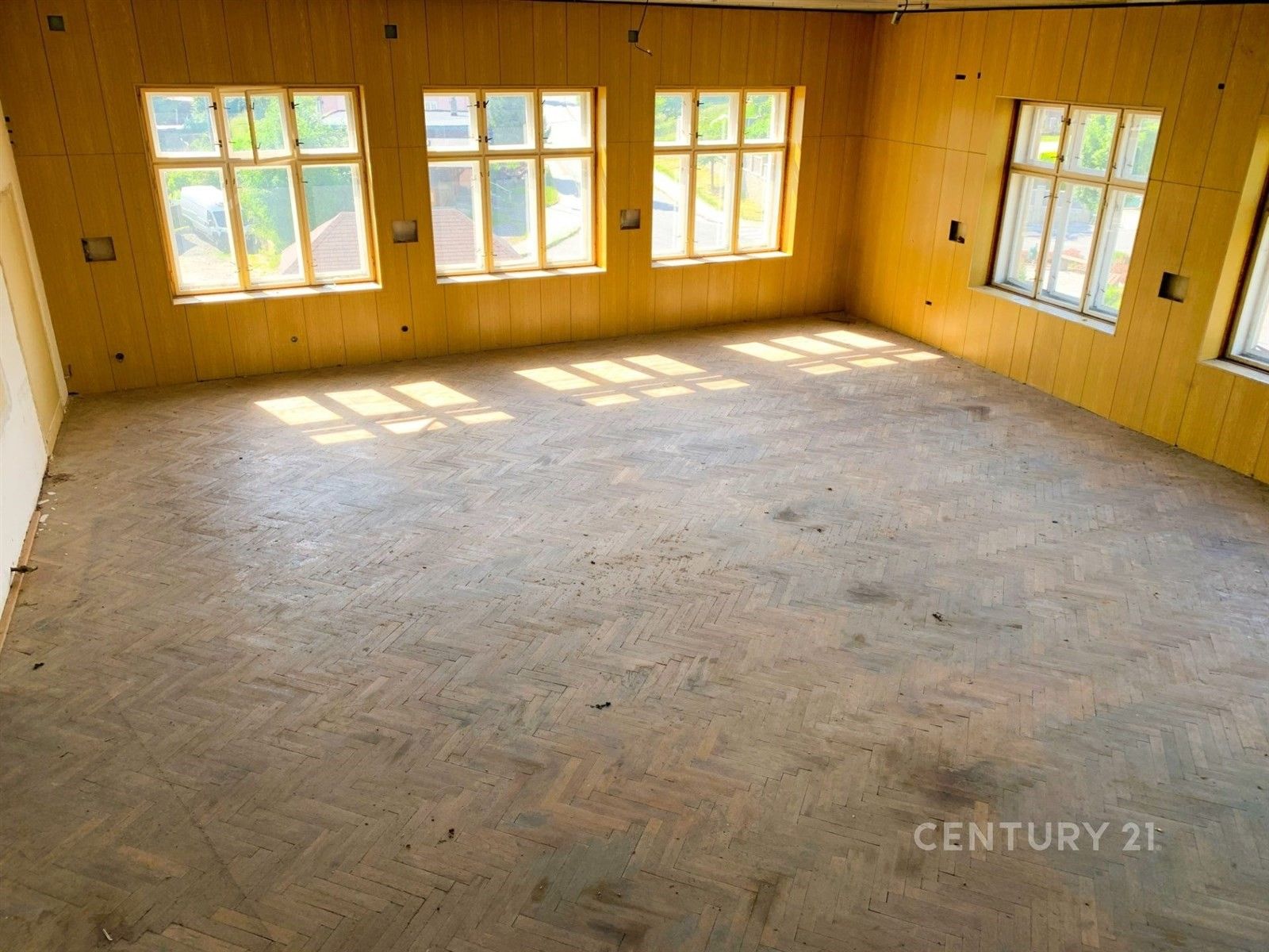 Prodej obchodní prostory - Jenišovice, 150 m²