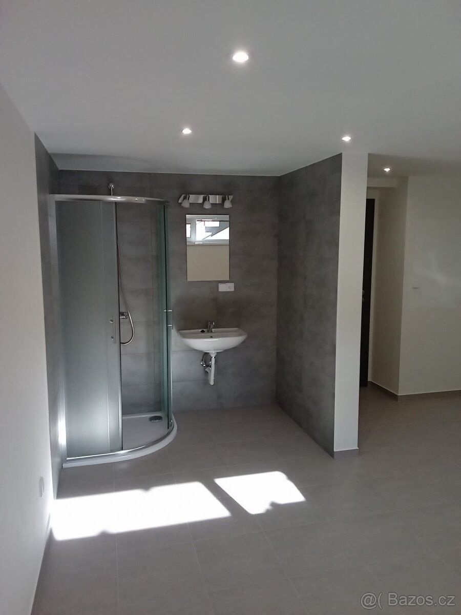 Pronájem rodinný dům - Uherský Brod, 687 34