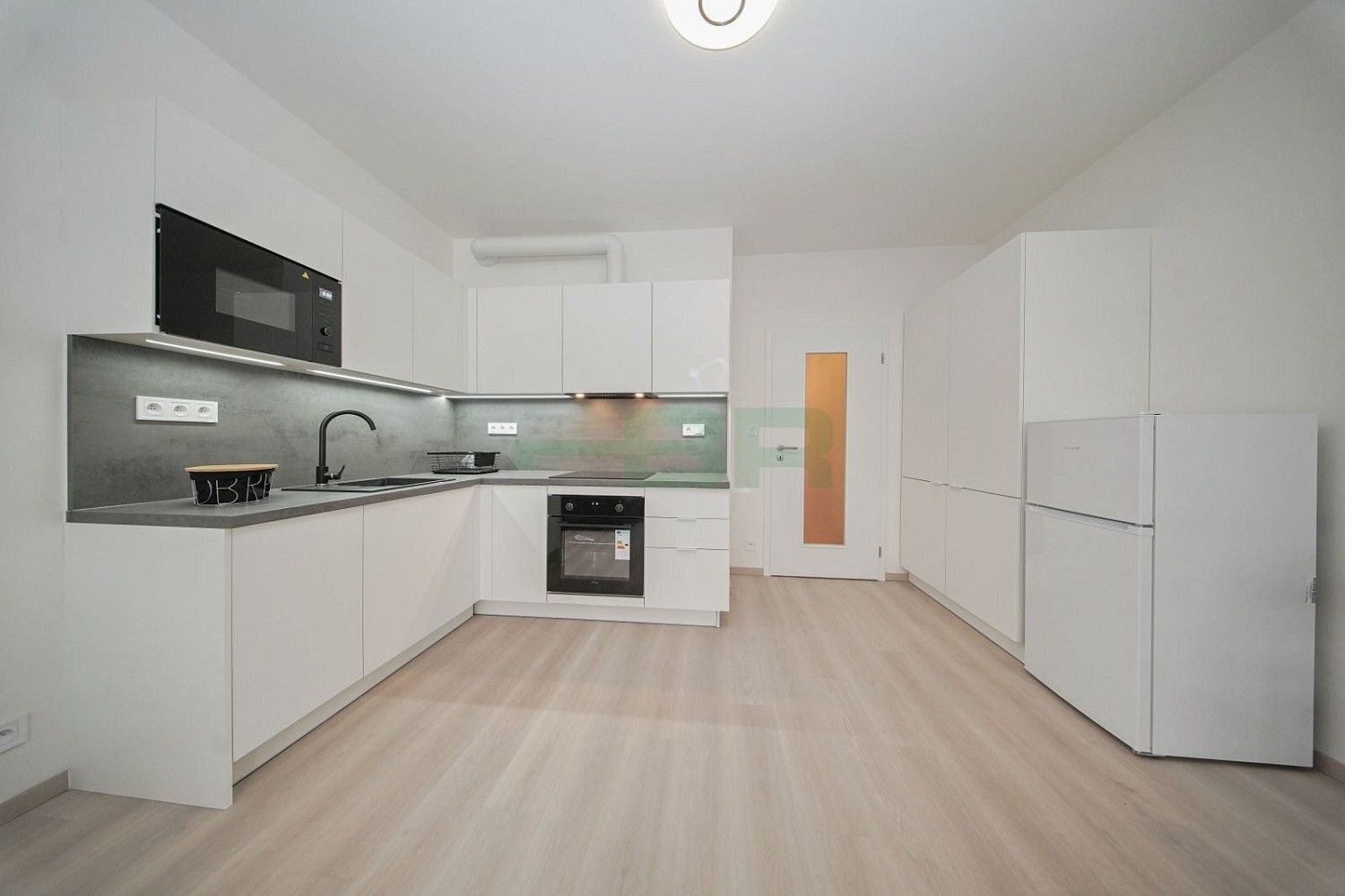 Pronájem byt 1+kk - Gerstelova, Praha 9 - Vysočany, 40 m² - 5