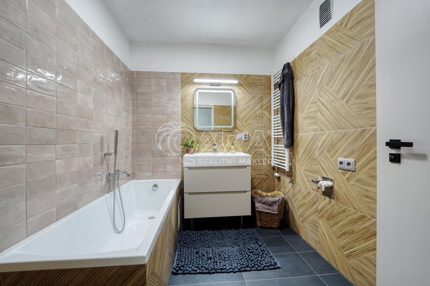 Byt 2+1 · 63 m² · Mikoláše Alše, Strakonice I - 3