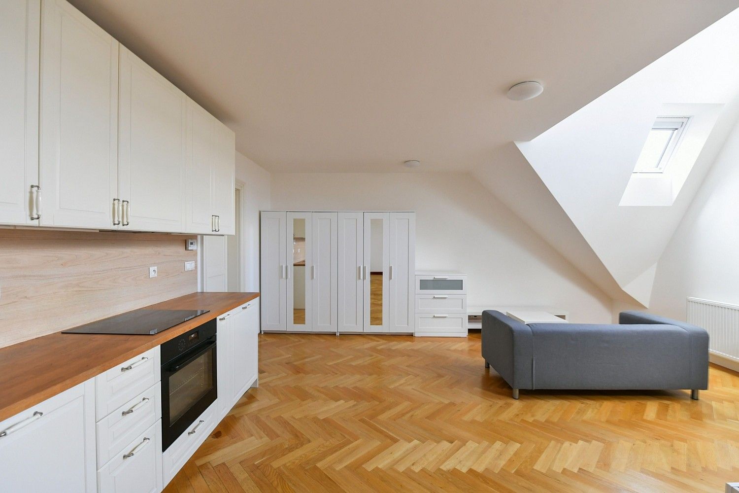Byt 1+kk · 48 m² · Praha - Bubeneč, okres Praha 7, Hlavní město Praha - 3